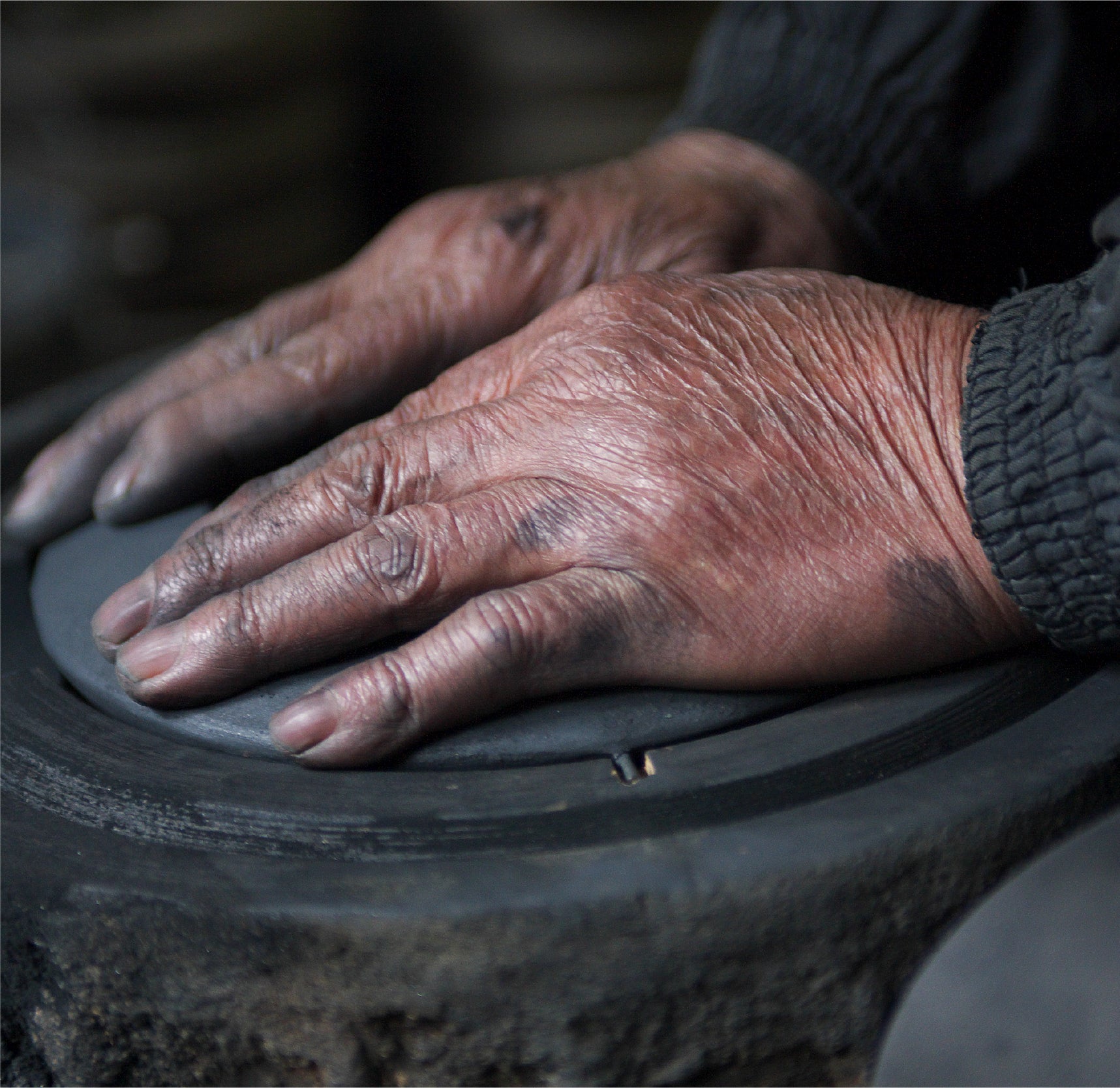 鉄瓶 忠兵衛 独楽型 肌