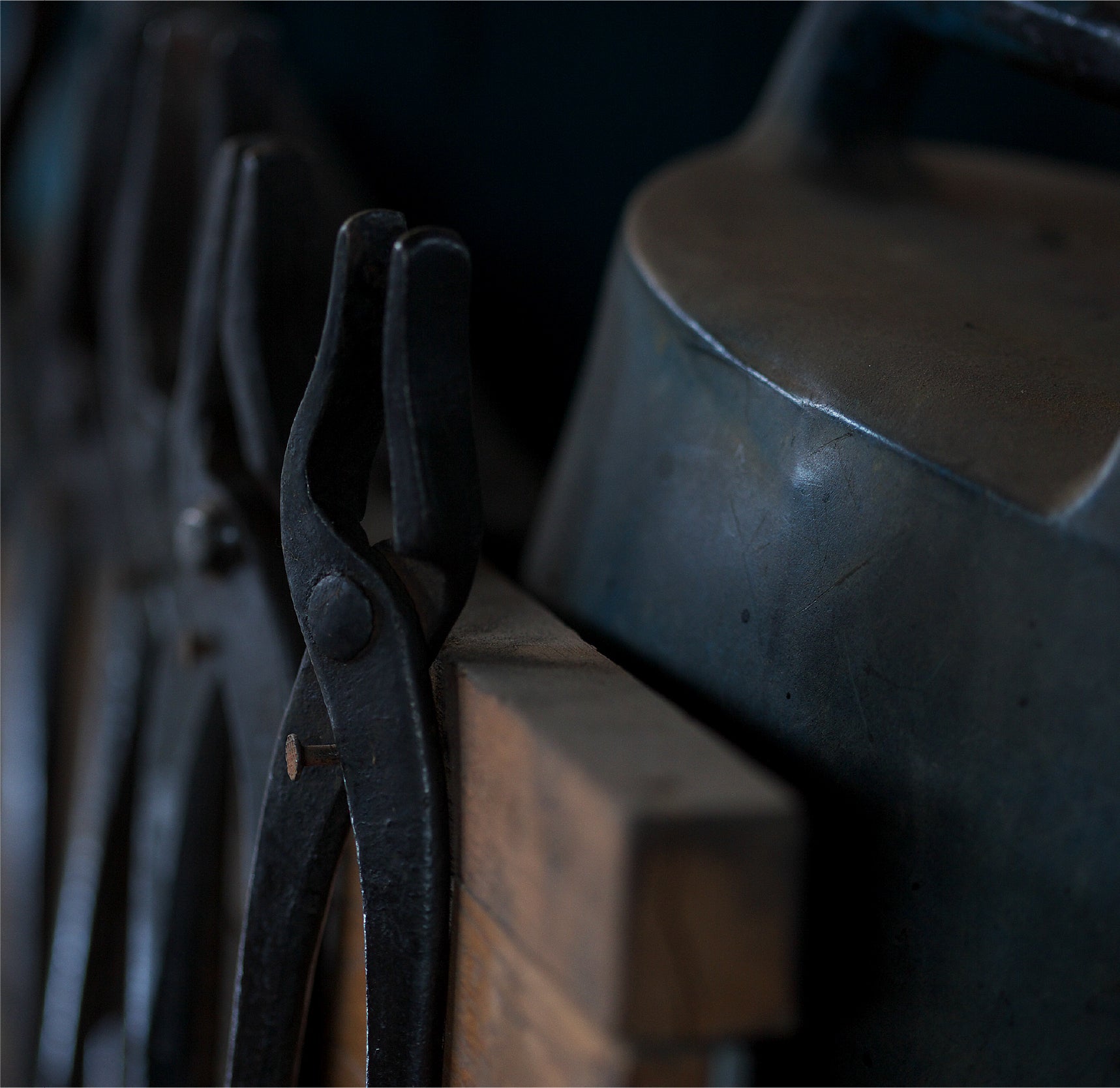 鉄瓶 忠兵衛 独楽型 肌