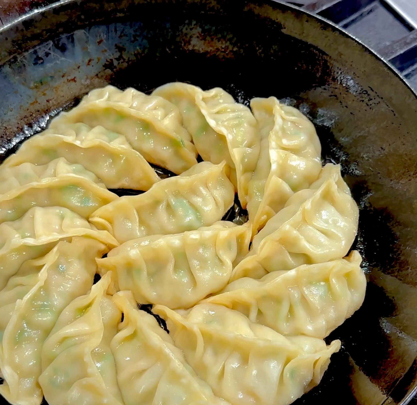 釜浅の鉄打出しフライパン 26cm